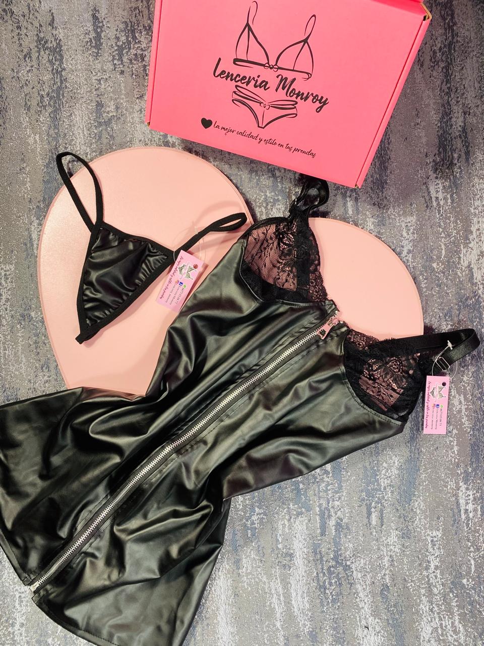VESTIDO VINIL NEGRO CON CIERRE