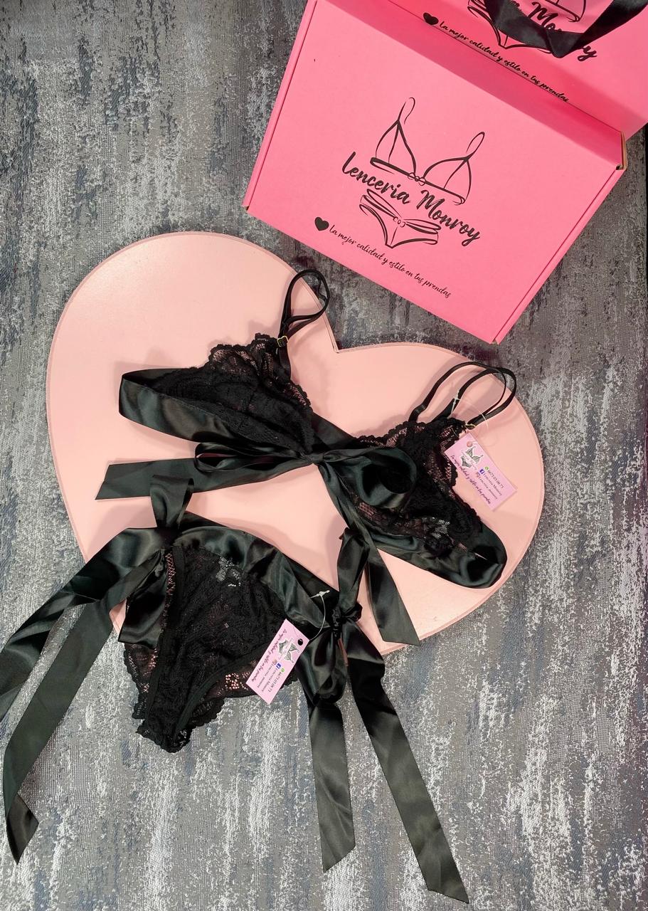 CONJUNTO NEGRO AJUSTABLE