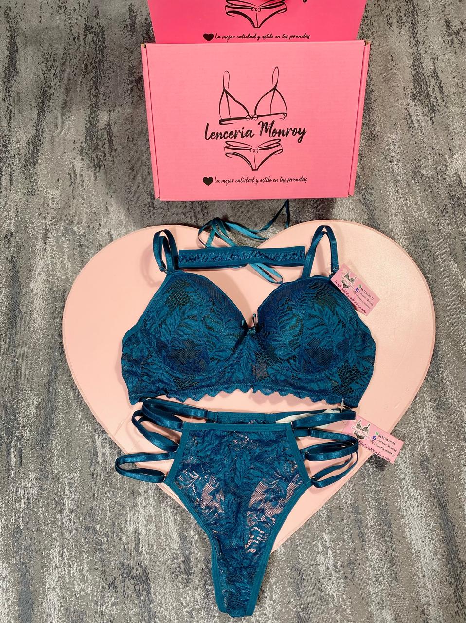 CONJUNTO AZUL AJUSTABLE ENCAJE
