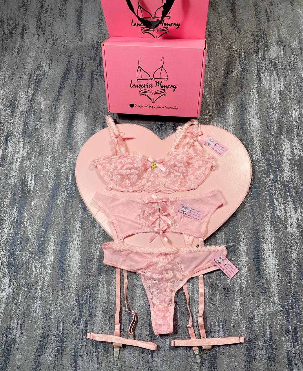 CONJUNTO ROSA CON LIGUEROS