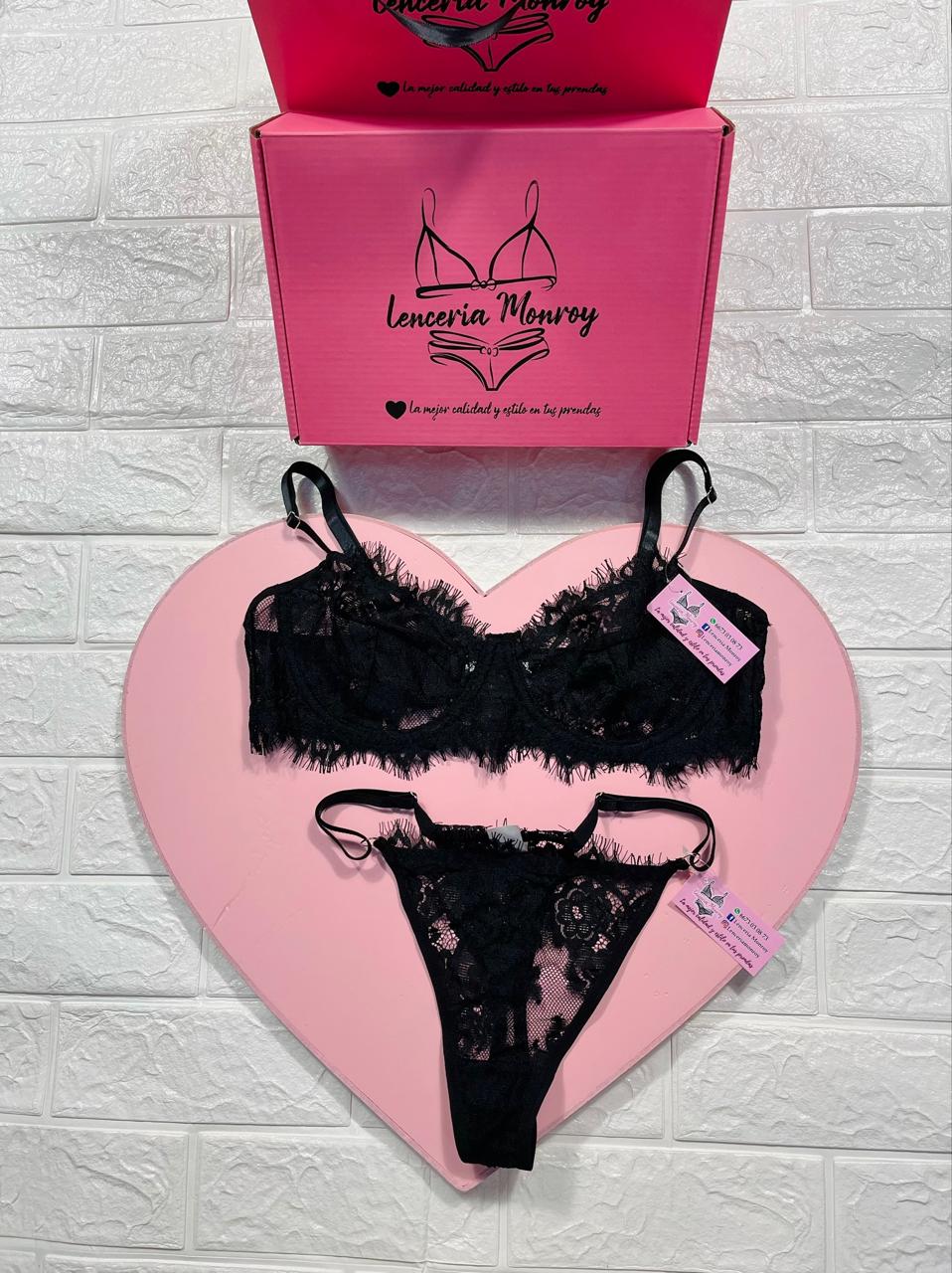 CONJUNTO NEGRO ENCAJE