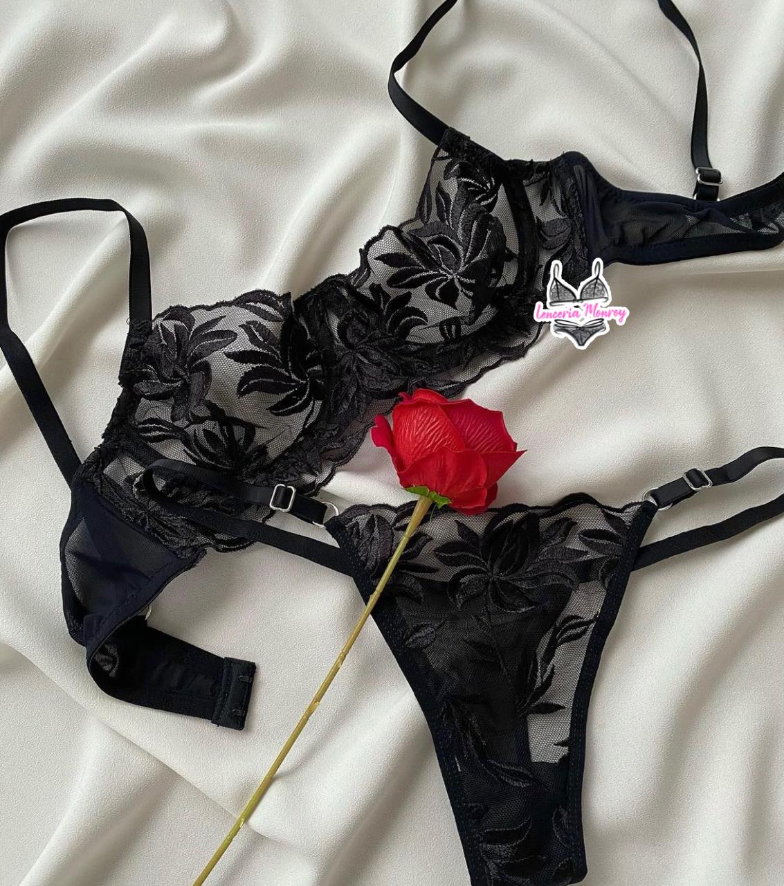 CONJUNTO NEGRO AJUSTABLE