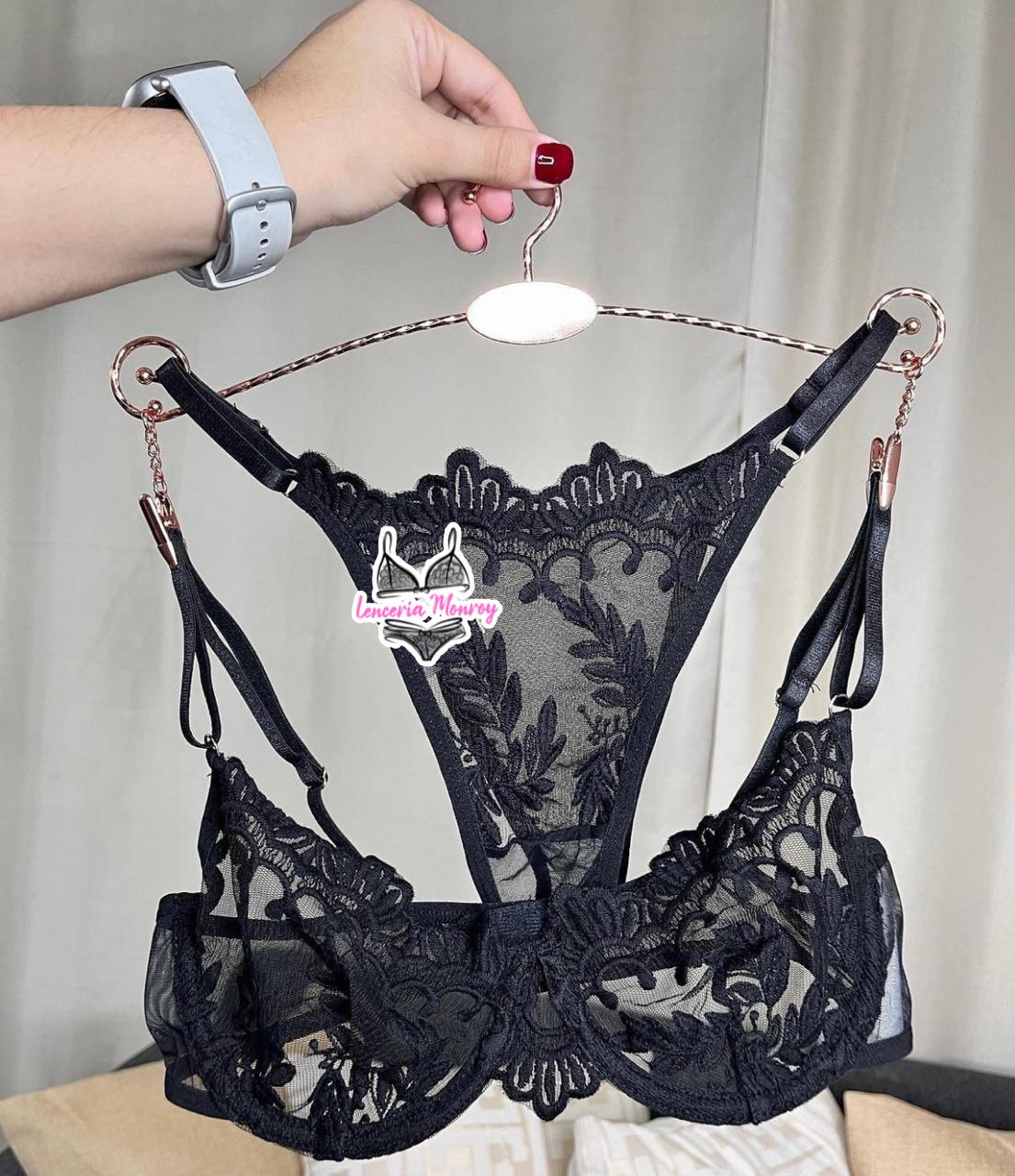 CONJUNTO NEGRO AJUSTABLE