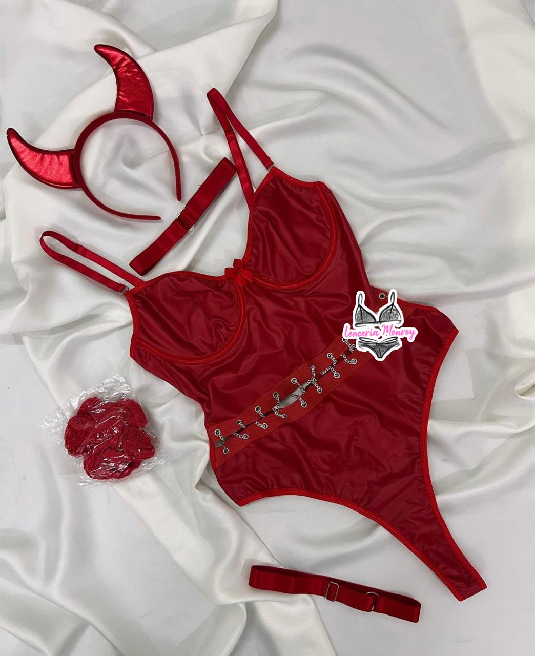 DIABLITA CON ACCESORIOS