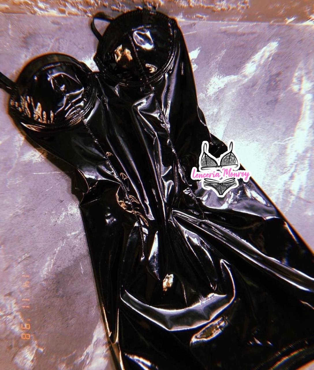 VESTIDO NEGRO VINIPIEL